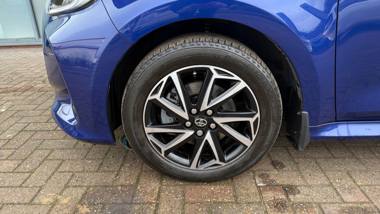 Toyota Yaris 1.5 Hybrid Design 5dr CVT Hybrid Hatchback